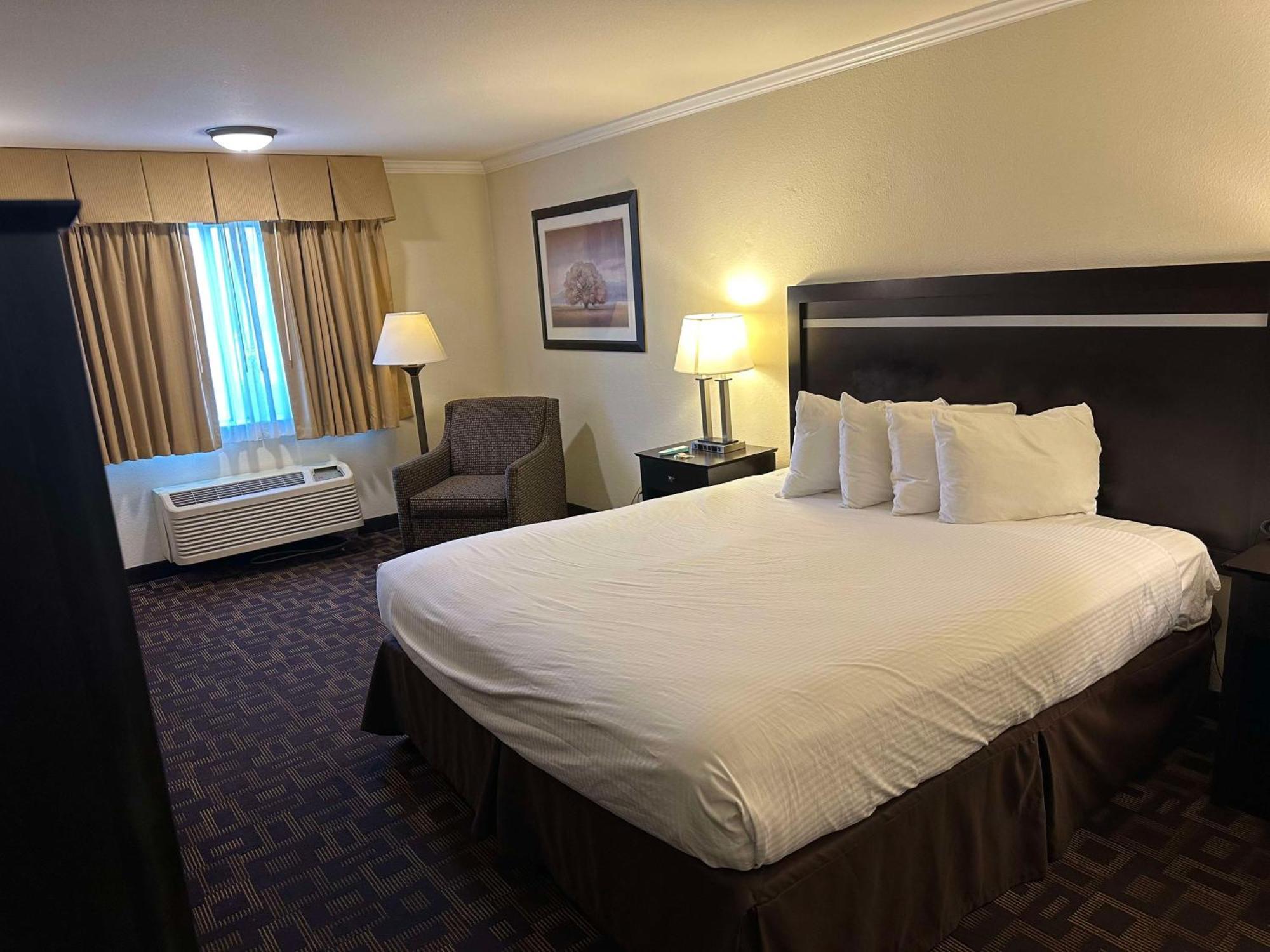 Best Western Plus Inn Of Гейвард Екстер'єр фото