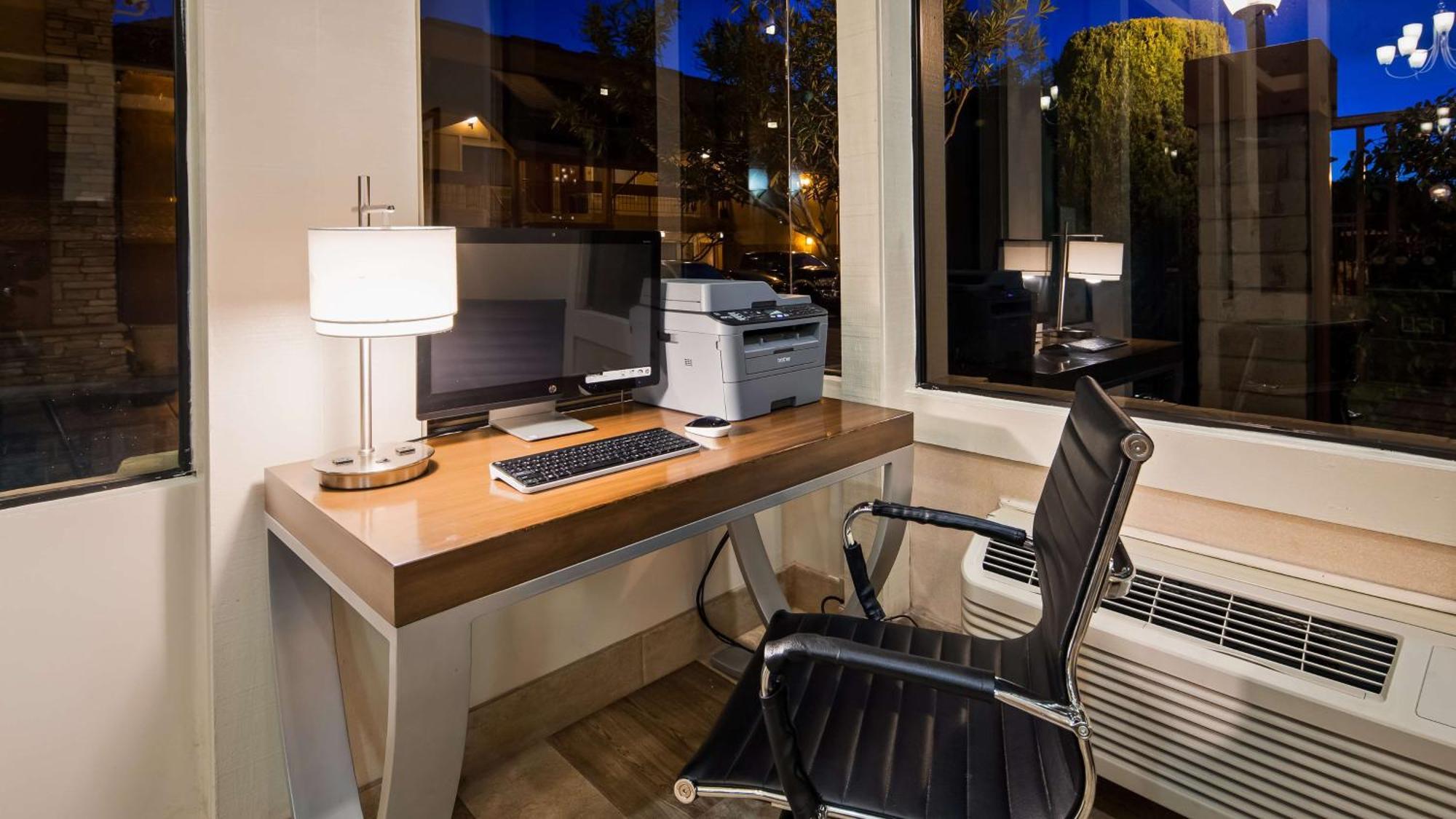 Best Western Plus Inn Of Гейвард Екстер'єр фото