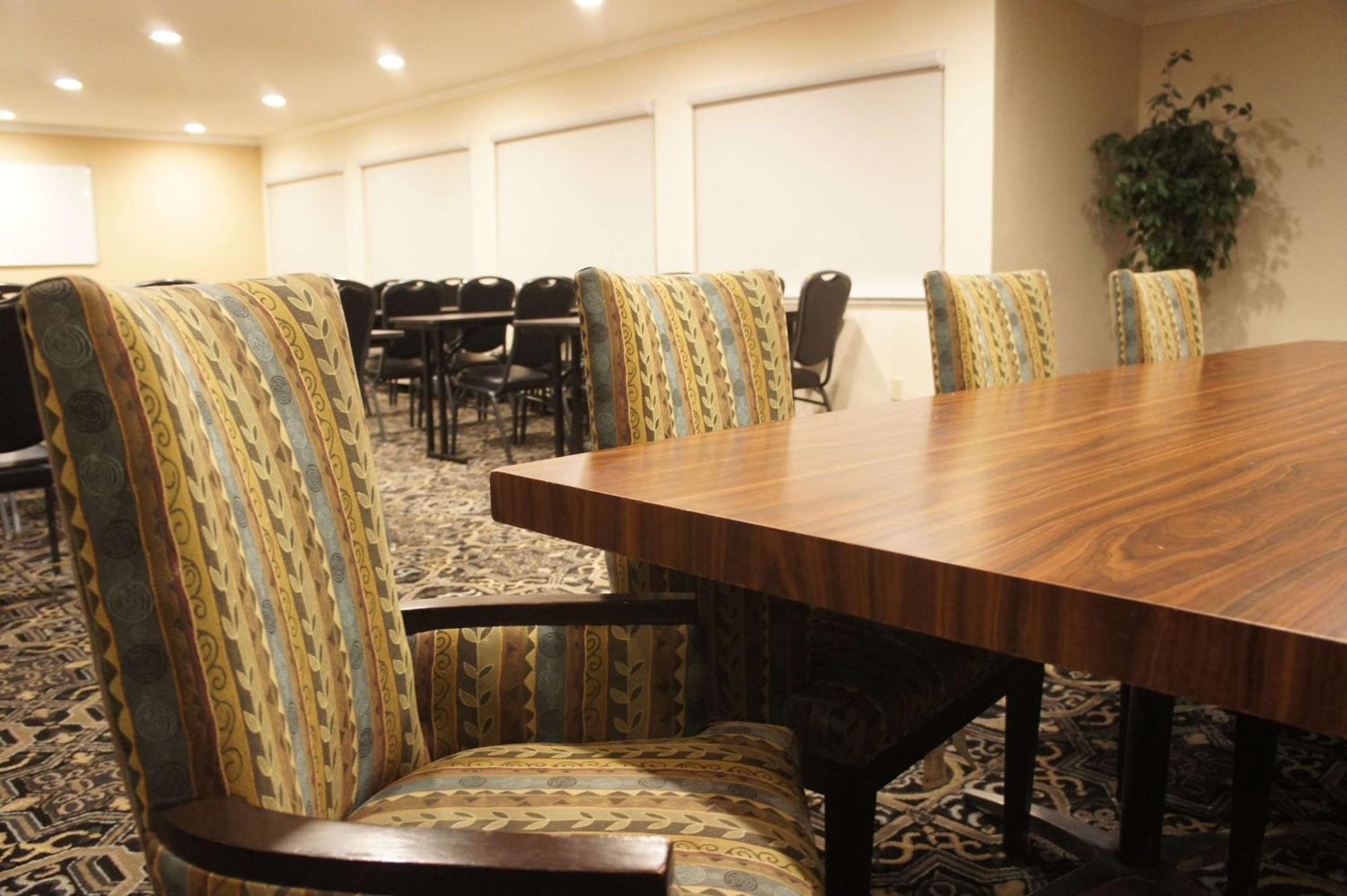 Best Western Plus Inn Of Гейвард Екстер'єр фото