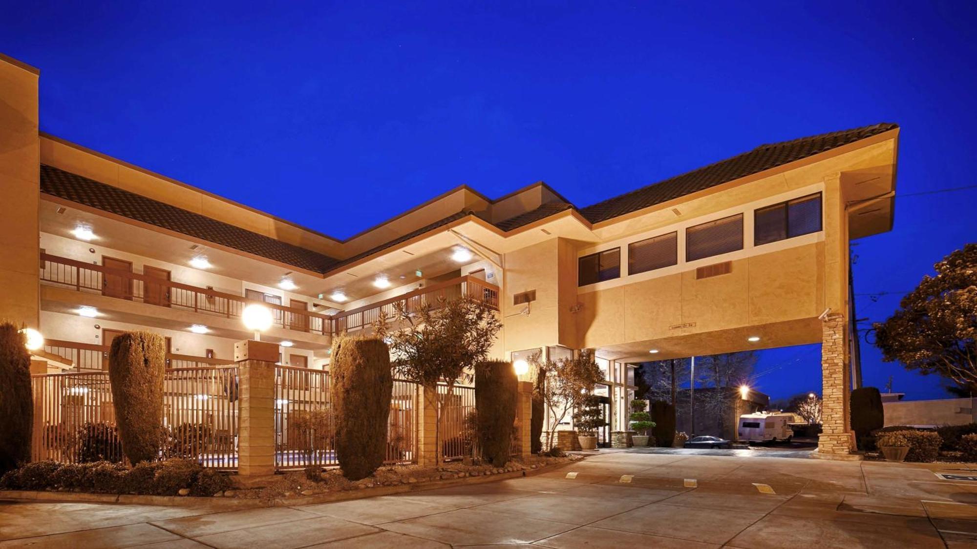 Best Western Plus Inn Of Гейвард Екстер'єр фото